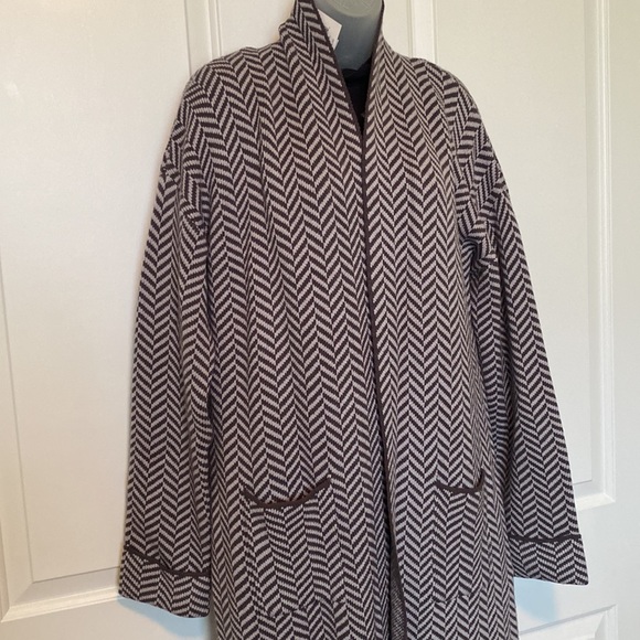 The Limited Charcoal Long Cardigan Sweater. - Picture 2 of 10